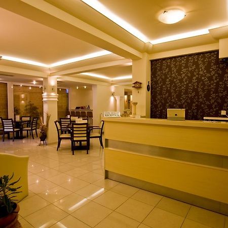 Paralía Apollon Hotel מראה חיצוני תמונה