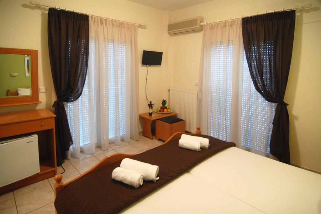Paralía Apollon Hotel חדר תמונה