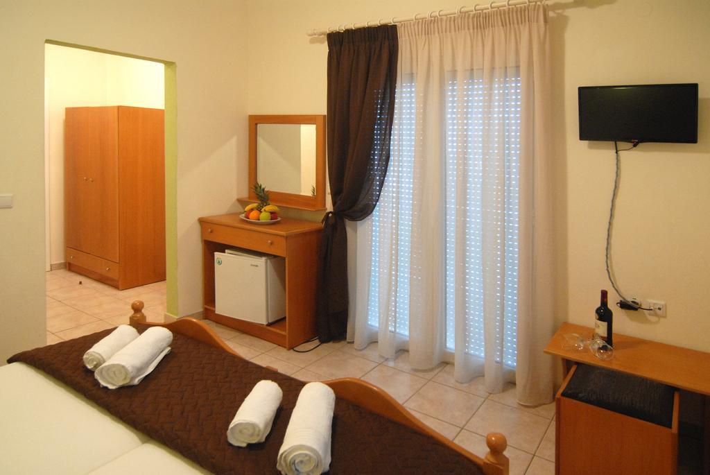 Paralía Apollon Hotel חדר תמונה