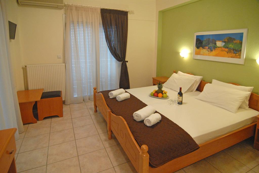 Paralía Apollon Hotel חדר תמונה